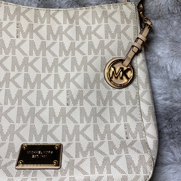 NWOT Michael Kors Crossbody Bag Vanilla Jet Set - Picture 2 of 5